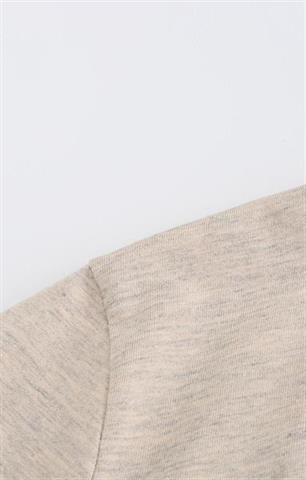 Beżowy t-shirt damski V-neck 58736 - 389781