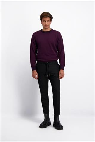 Czarne spodnie męskie joggery z mankietami i kantem 64171 - 409941